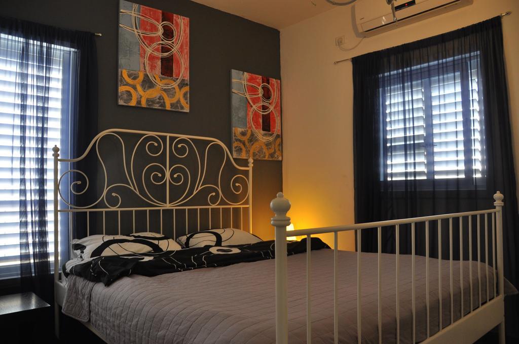 Isra Home Rothschild 8-2 Apartment Bat Yam Esterno foto
